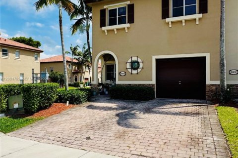 Touwnhouse à Cutler Bay, Floride 3 chambres, 168.34 m2 № 2068207