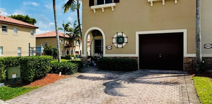 Touwnhouse à Cutler Bay, Floride 3 chambres, 168.34 m2 № 2068207