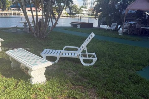 Condo in Hallandale Beach, Florida, 1 bedroom  № 2260405 - photo 3