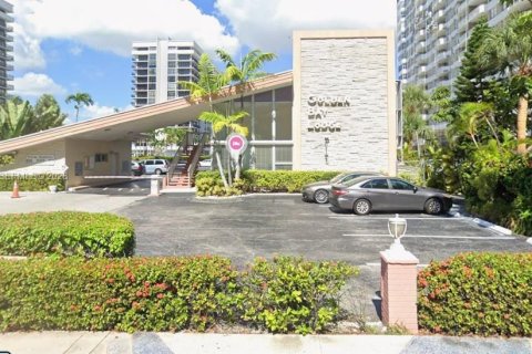 Condo in Hallandale Beach, Florida, 1 bedroom  № 2260405