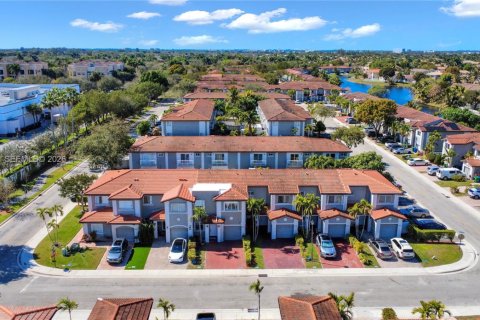 Adosado en venta en Miramar, Florida, 4 dormitorios, 159.61 m2 № 2029380 - foto 3