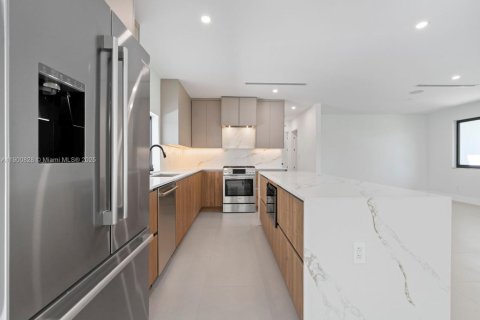 Villa ou maison à vendre à Palmetto Bay, Floride: 4 chambres, 220.55 m2 № 1970393 - photo 10