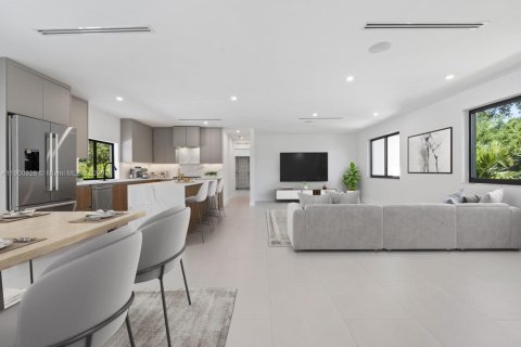 Villa ou maison à vendre à Palmetto Bay, Floride: 4 chambres, 220.55 m2 № 1970393 - photo 9