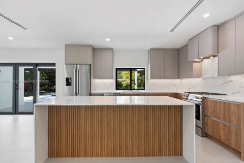 Villa ou maison à vendre à Palmetto Bay, Floride: 4 chambres, 220.55 m2 № 1970393 - photo 21