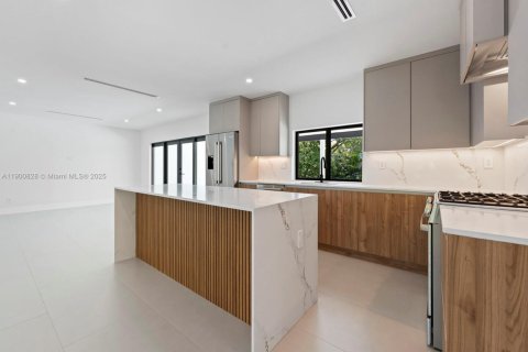 Villa ou maison à vendre à Palmetto Bay, Floride: 4 chambres, 220.55 m2 № 1970393 - photo 19