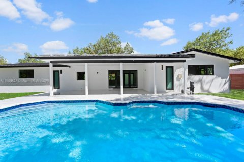 Villa ou maison à vendre à Palmetto Bay, Floride: 4 chambres, 220.55 m2 № 1970393 - photo 24