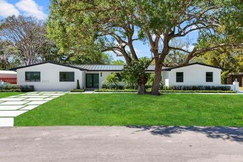 Villa ou maison à vendre à Palmetto Bay, Floride: 4 chambres, 220.55 m2 № 1970393 - photo 1