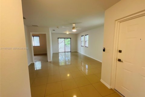 Condo in Doral, Florida, 3 bedrooms  № 2024481 - photo 9