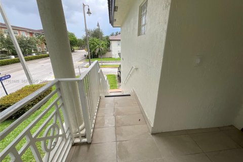 Condo in Doral, Florida, 3 bedrooms  № 2024481 - photo 25