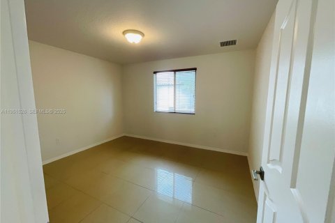 Condo in Doral, Florida, 3 bedrooms  № 2024481 - photo 21