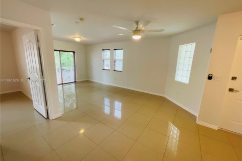 Condo in Doral, Florida, 3 bedrooms  № 2024481 - photo 8