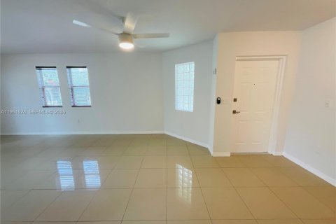 Condo in Doral, Florida, 3 bedrooms  № 2024481 - photo 7