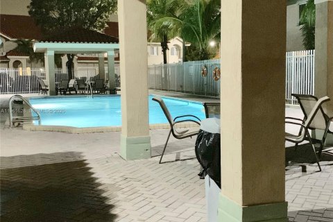 Condo in Doral, Florida, 3 bedrooms  № 2024481 - photo 29