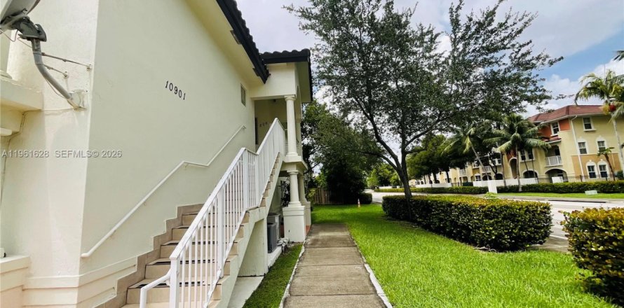 Condo in Doral, Florida, 3 bedrooms  № 2024481