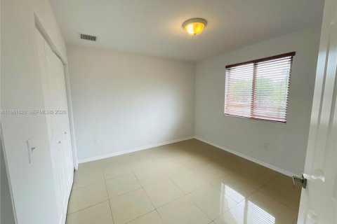 Condo in Doral, Florida, 3 bedrooms  № 2024481 - photo 14