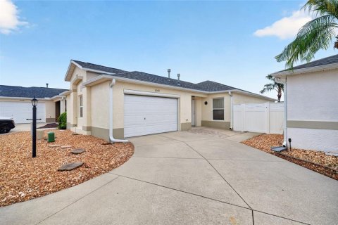 House in The Villages, Florida 2 bedrooms, 110.27 sq.m. № 2295246