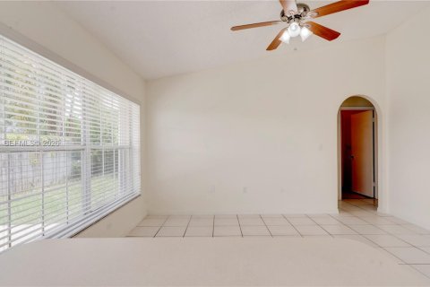 Villa ou maison à louer à Miami, Floride: 3 chambres, 131.46 m2 № 2076197 - photo 24