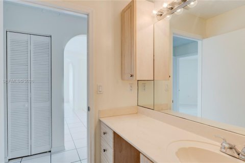 Villa ou maison à louer à Miami, Floride: 3 chambres, 131.46 m2 № 2076197 - photo 29