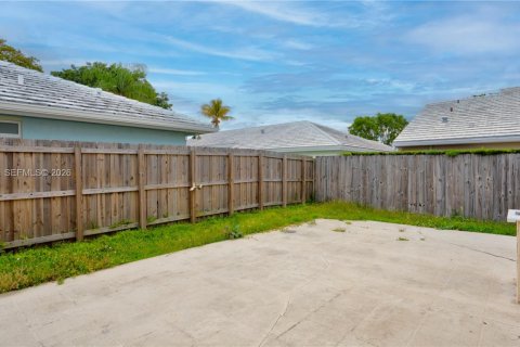 Villa ou maison à louer à Miami, Floride: 3 chambres, 131.46 m2 № 2076197 - photo 18