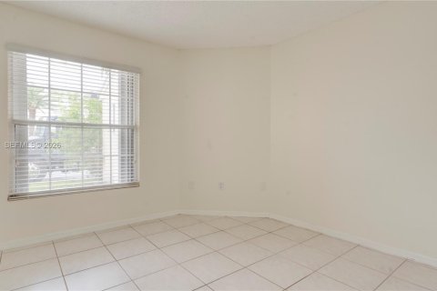 Villa ou maison à louer à Miami, Floride: 3 chambres, 131.46 m2 № 2076197 - photo 30