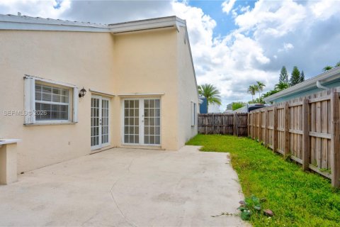 Villa ou maison à louer à Miami, Floride: 3 chambres, 131.46 m2 № 2076197 - photo 19