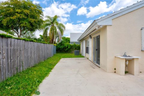 Villa ou maison à louer à Miami, Floride: 3 chambres, 131.46 m2 № 2076197 - photo 20