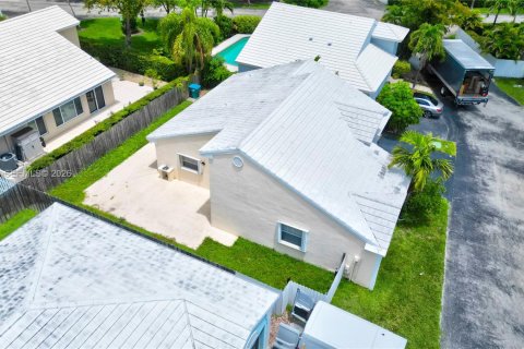 Villa ou maison à louer à Miami, Floride: 3 chambres, 131.46 m2 № 2076197 - photo 15
