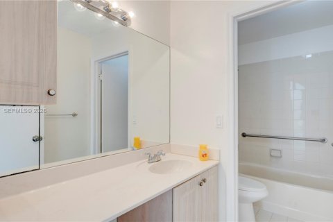 Villa ou maison à louer à Miami, Floride: 3 chambres, 131.46 m2 № 2076197 - photo 26