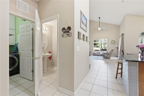 House in DeLand, Florida 4 bedrooms, 246.28 sq.m. № 2110856 - photo 11