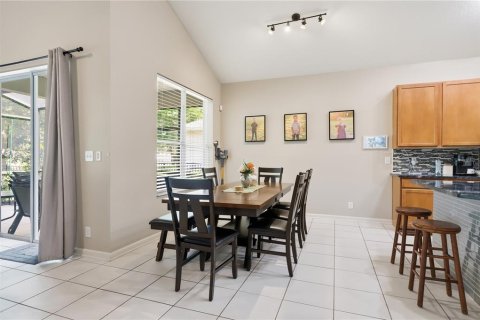 House in DeLand, Florida 4 bedrooms, 246.28 sq.m. № 2110856 - photo 18