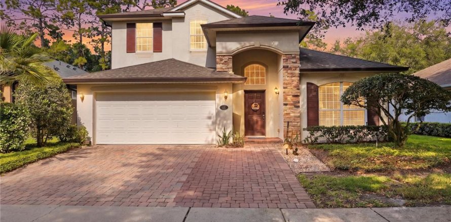 House in DeLand, Florida 4 bedrooms, 246.28 sq.m. № 2110856