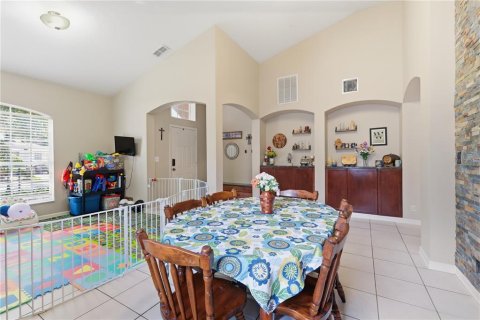 House in DeLand, Florida 4 bedrooms, 246.28 sq.m. № 2110856 - photo 8