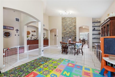 House in DeLand, Florida 4 bedrooms, 246.28 sq.m. № 2110856 - photo 6