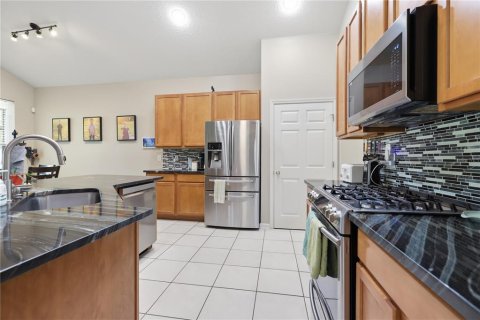House in DeLand, Florida 4 bedrooms, 246.28 sq.m. № 2110856 - photo 13