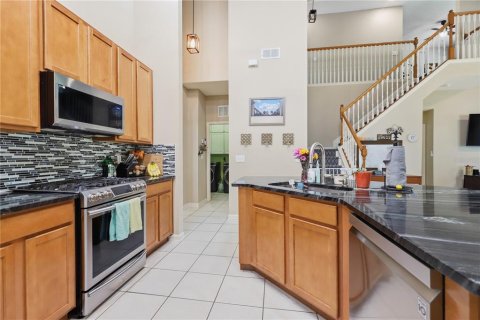 House in DeLand, Florida 4 bedrooms, 246.28 sq.m. № 2110856 - photo 15