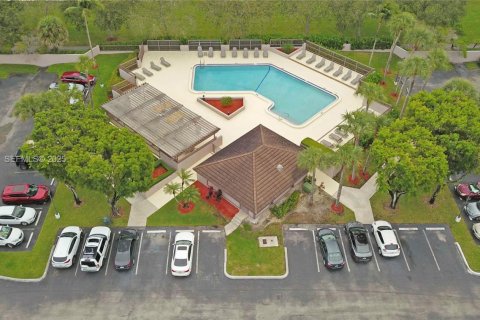 Condo in Doral, Florida, 3 bedrooms  № 1990842 - photo 25