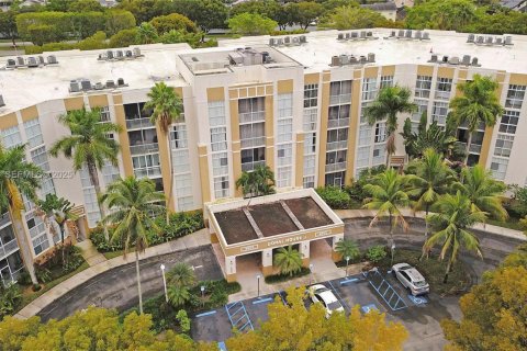 Condo in Doral, Florida, 3 bedrooms  № 1990842 - photo 27