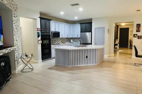Villa ou maison à vendre à Kissimmee, Floride: 4 chambres, 207.73 m2 № 1905526 - photo 3