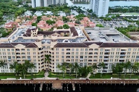 Condo in Aventura, Florida, 2 bedrooms  № 1816475 - photo 1
