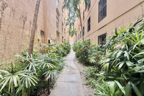 Condo in Aventura, Florida, 2 bedrooms  № 1816475 - photo 16