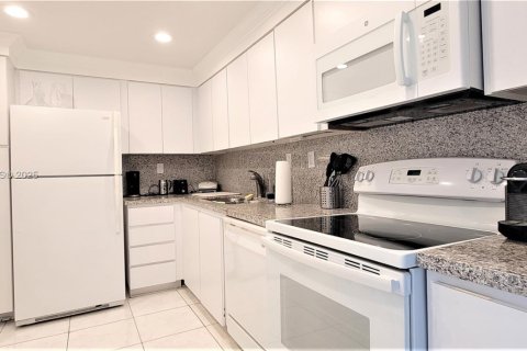 Copropriété à louer à Aventura, Floride: 2 chambres, 105.44 m2 № 1977516 - photo 14