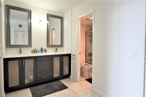 Copropriété à louer à Aventura, Floride: 2 chambres, 105.44 m2 № 1977516 - photo 12