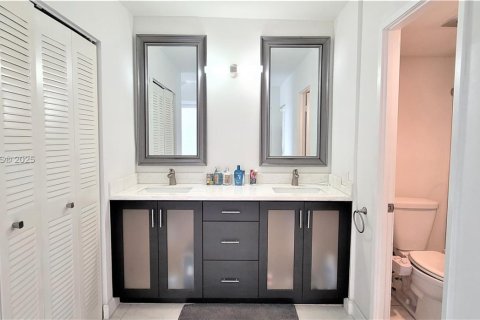 Copropriété à louer à Aventura, Floride: 2 chambres, 105.44 m2 № 1977516 - photo 13