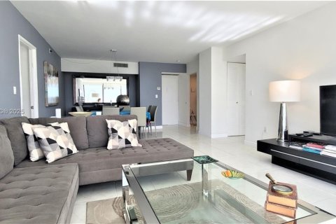 Copropriété à louer à Aventura, Floride: 2 chambres, 105.44 m2 № 1977516 - photo 3