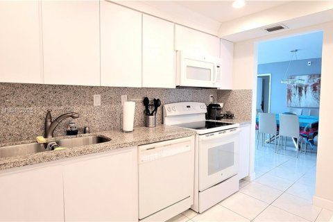 Copropriété à louer à Aventura, Floride: 2 chambres, 105.44 m2 № 1977516 - photo 16