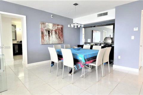 Copropriété à louer à Aventura, Floride: 2 chambres, 105.44 m2 № 1977516 - photo 8