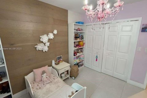 House in Miami, Florida 3 bedrooms, 161.46 sq.m. № 1950859 - photo 23
