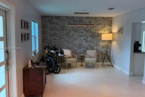 House in Miami, Florida 3 bedrooms, 161.46 sq.m. № 1950859 - photo 4