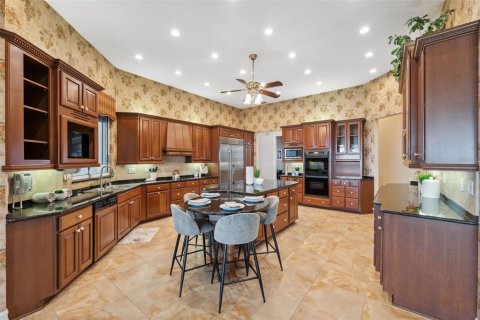 Casa en venta en Tarpon Springs, Florida, 5 dormitorios, 741.55 m2 № 1718790 - foto 17