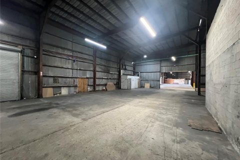 Commercial property in Tampa, Florida 3895.95 sq.m. № 2278044 - photo 14